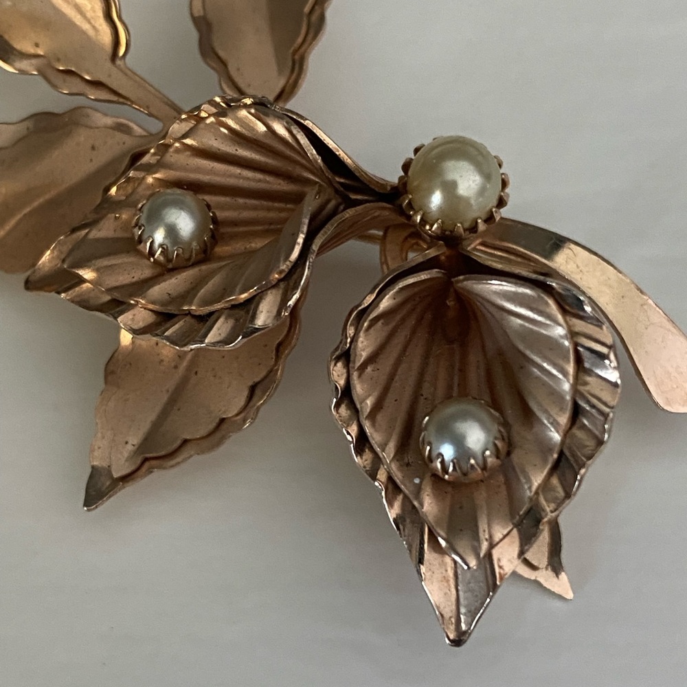 Vintage flower and leaf brooch
